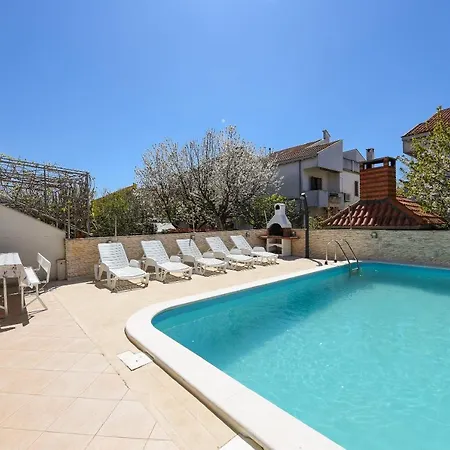 Family-friendly With Swimming Pool - Diklo, - 16493 アパート