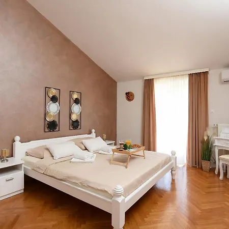 Family-friendly With Swimming Pool - Diklo, - 16493 ザダル