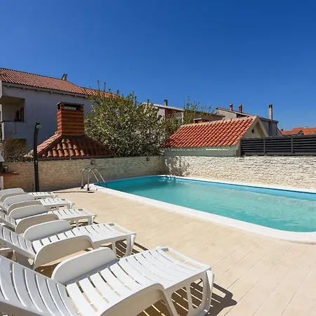 Apartment Family-friendly With Swimming Pool - Diklo, - 16493 Zadar